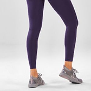 Fabletics Seamless High-Waisted Solid Legging